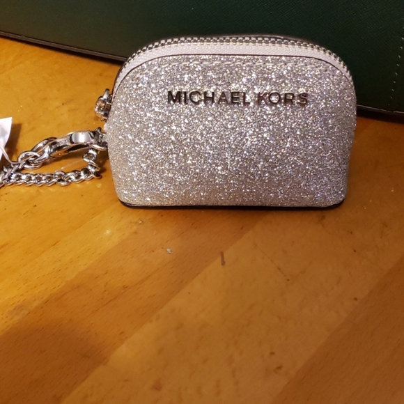 Sold out Michael Kors Coin pouch - Picture 2 of 5